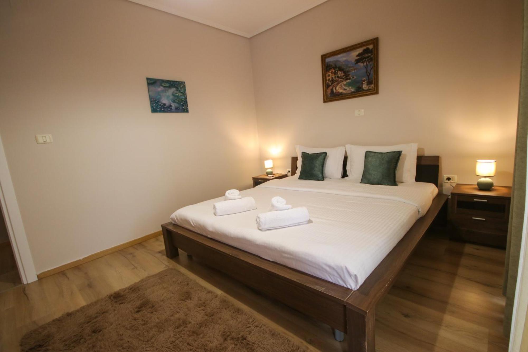 Johan'S Apartment 티라나 외부 사진