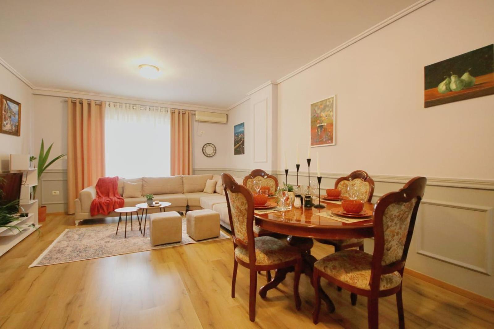 Johan'S Apartment 티라나 외부 사진